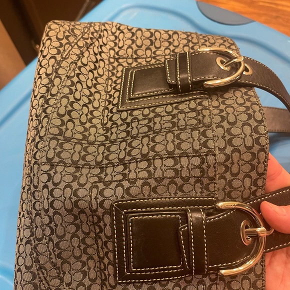 Authentic Coach SOHO Pleated Signature Black Satchel Serial C0867-F12310 - Picture 6 of 16